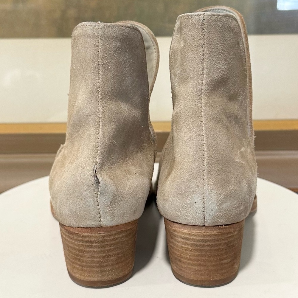 🌸FREE PEOPLE🌸 Charm Double V Camel Suede Ankle Boot Size: 36.5 - Picture 6 of 14